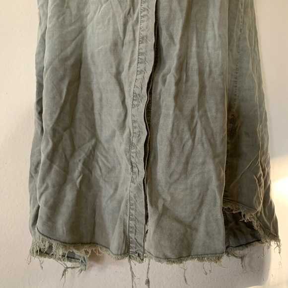 Cloth and Stone Button Back Front Sleeveless Tank - Picture 5 of 13